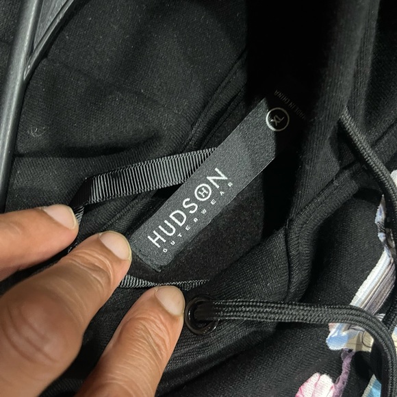 Here’s a Hudson Pullover Hoodie Black Chrome Women design Size XL - Picture 3 of 5